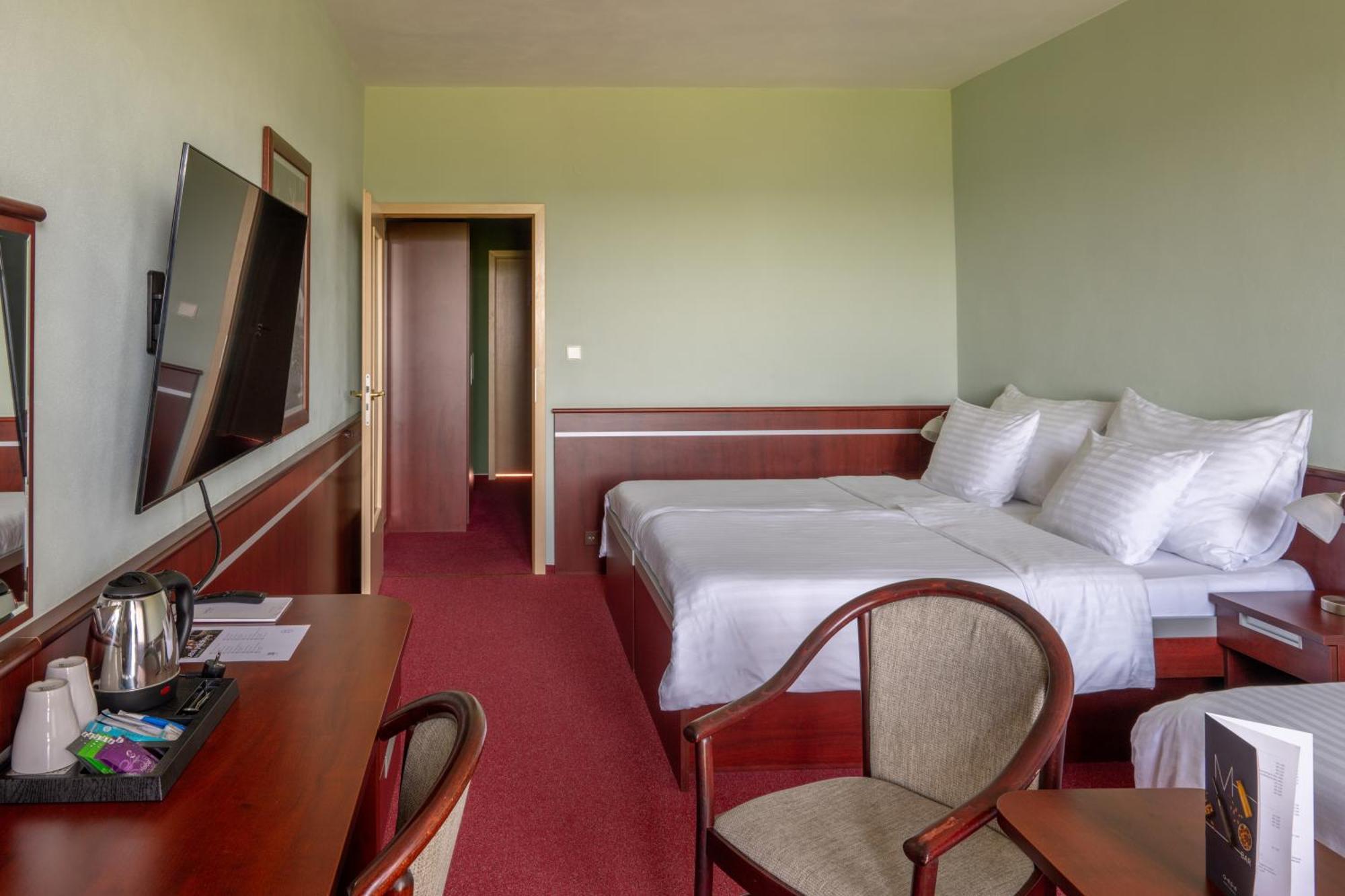 Hotel Orea Panorama Moravsky Kras 4*